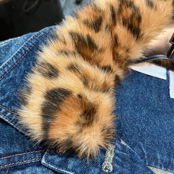 Denim jean jacket with faux fur collar Chico  size 0 or Xs - Picture 8 of 9